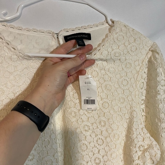 Minimalist Workwear Floral Banana Republic Cream Relaxed Boxy Blouse - Picture 3 of 7